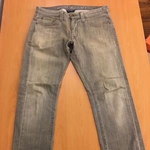 Levi’s gray jeans matchstick